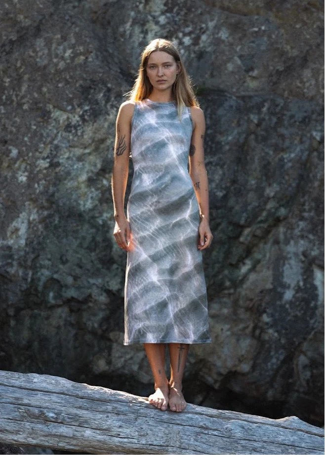 kslam waves high neck midi dress