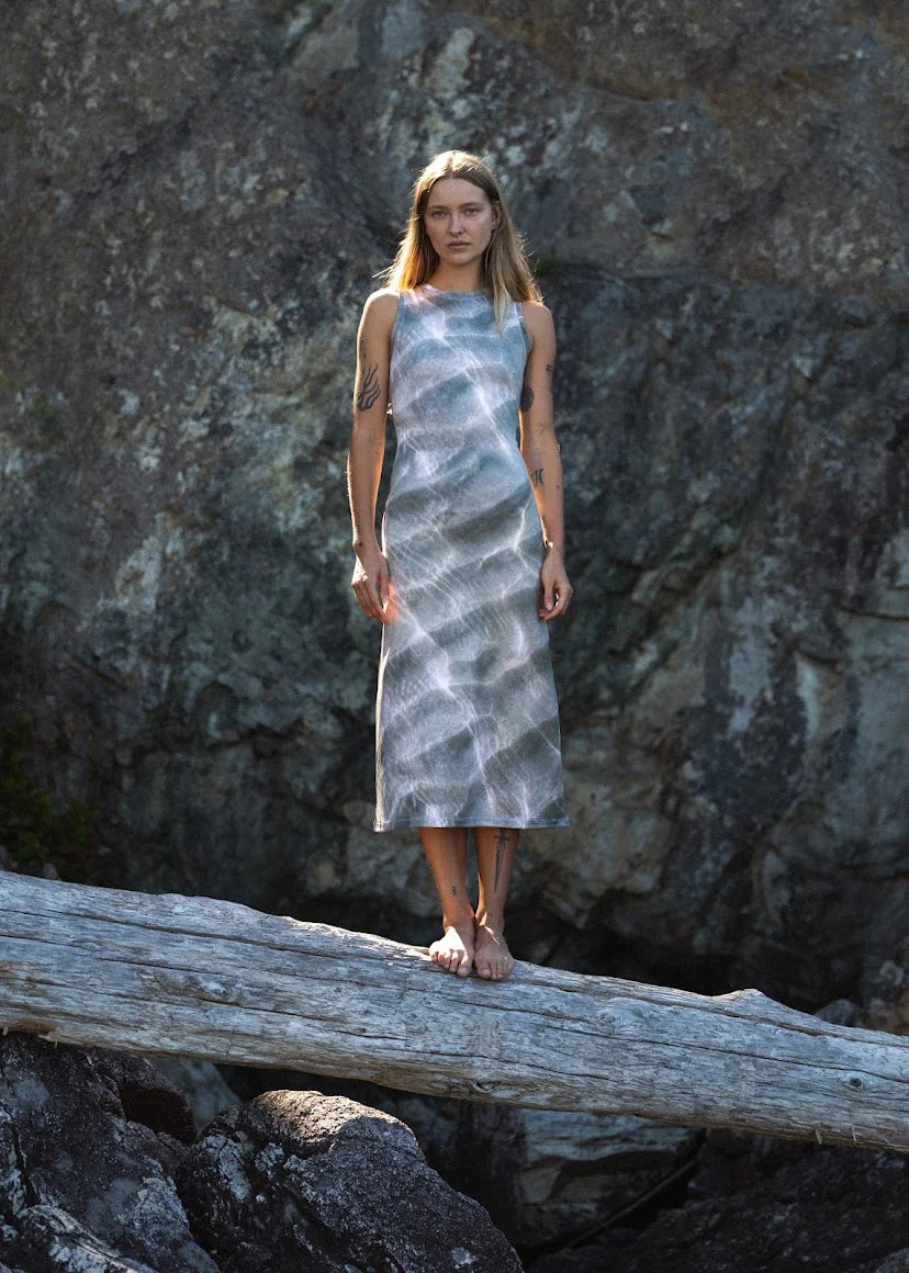 kslam waves high neck midi dress