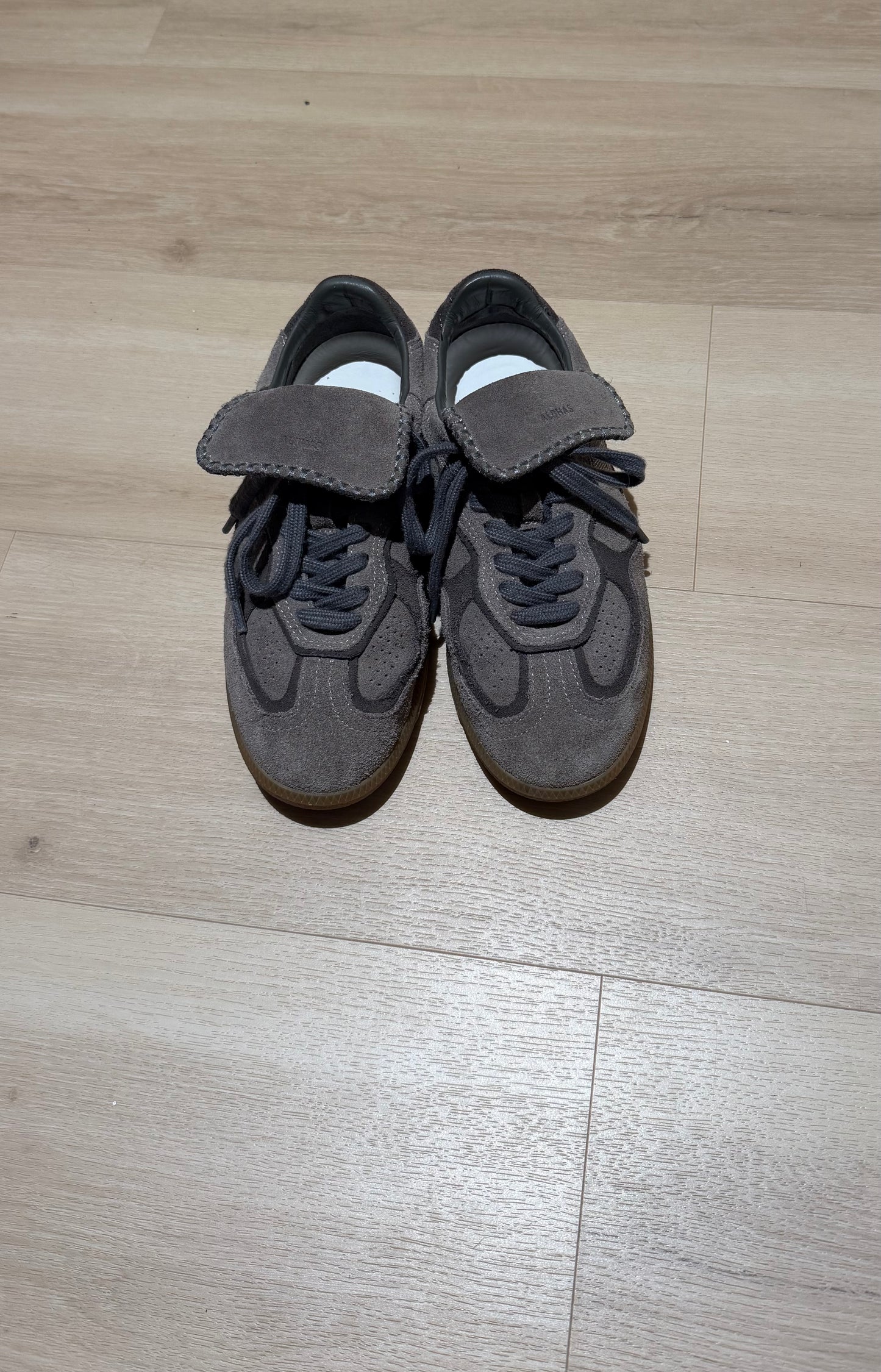 preloved alohas tb.490 club suede sneaker