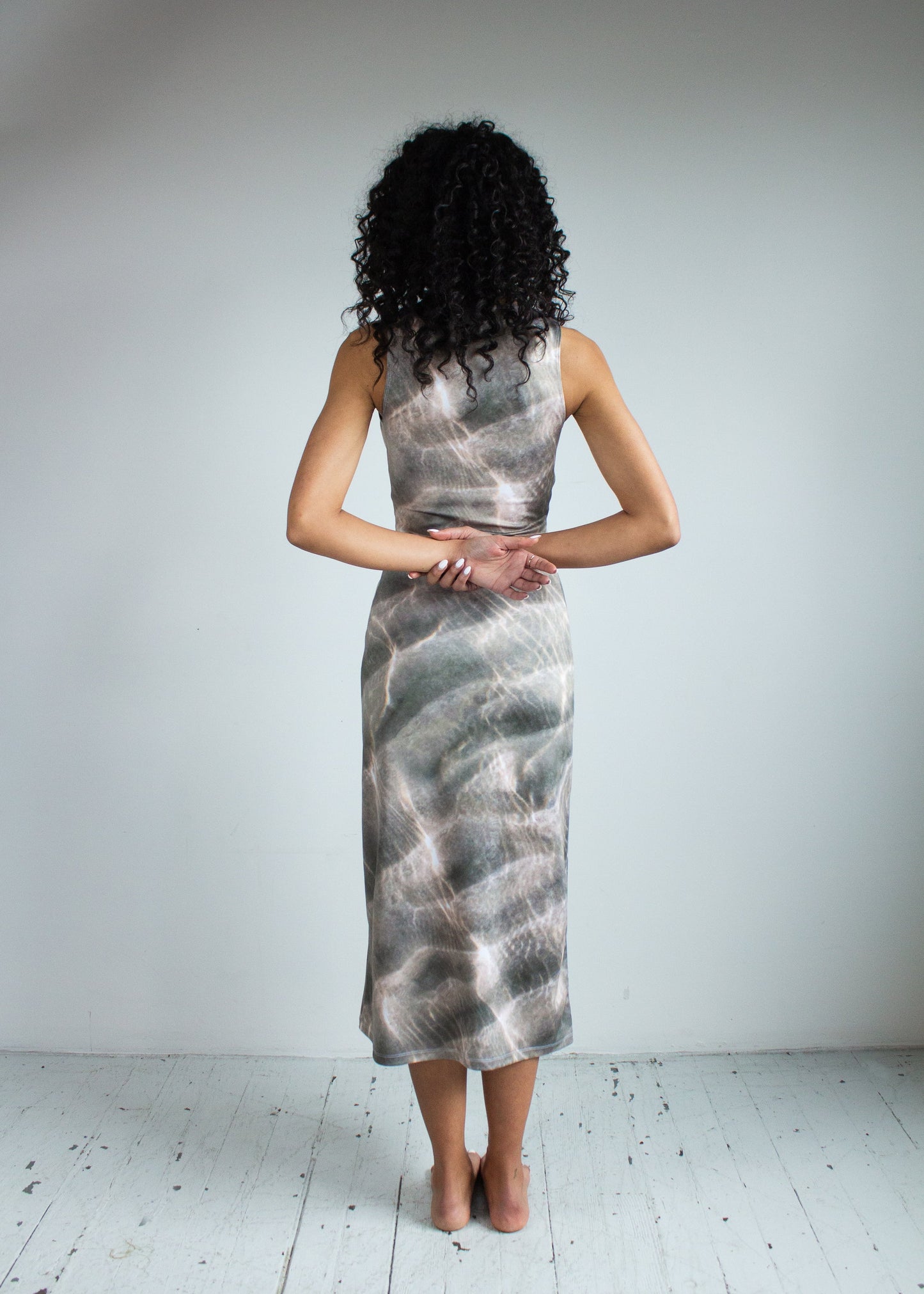 kslam waves high neck midi dress