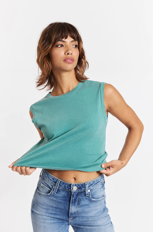 amo sleeveless babe tee