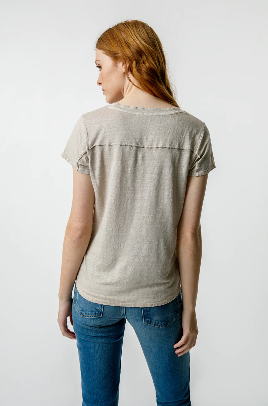 amo sweetness v-neck