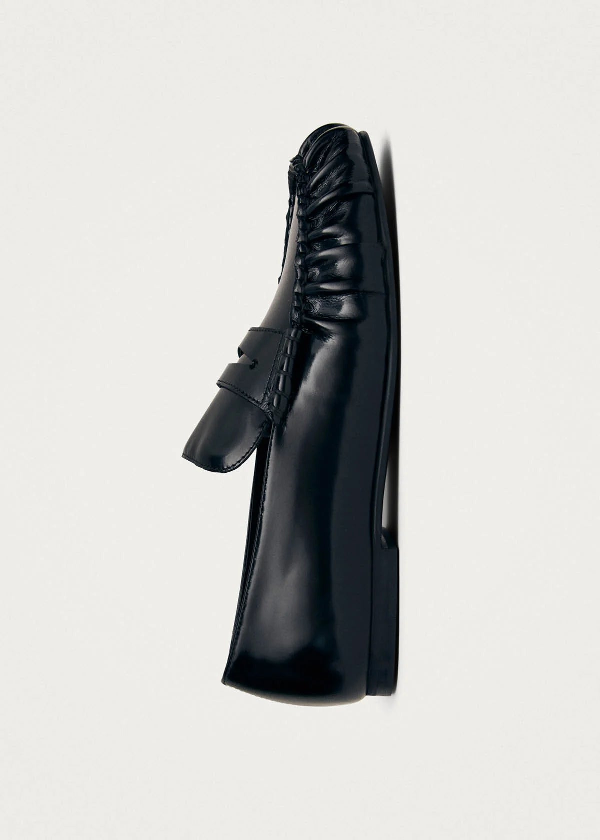 alohas aven leather loafers