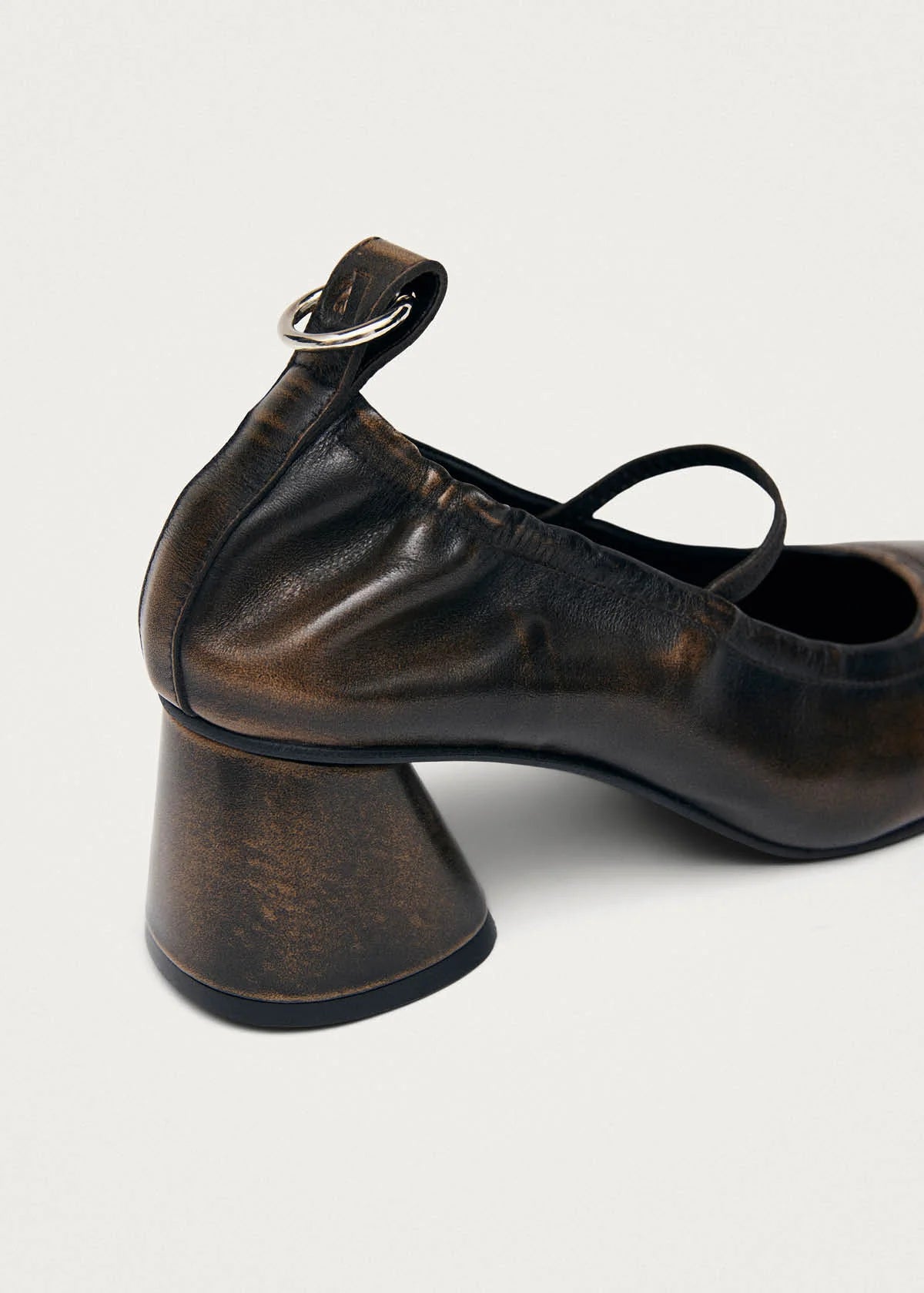 alohas rhiane vintage effect leather pumps